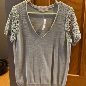 Aqua knit/lace sleeve vneck shirt